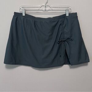 Rekita Gray Swim Skort Size 2X  NWOT!